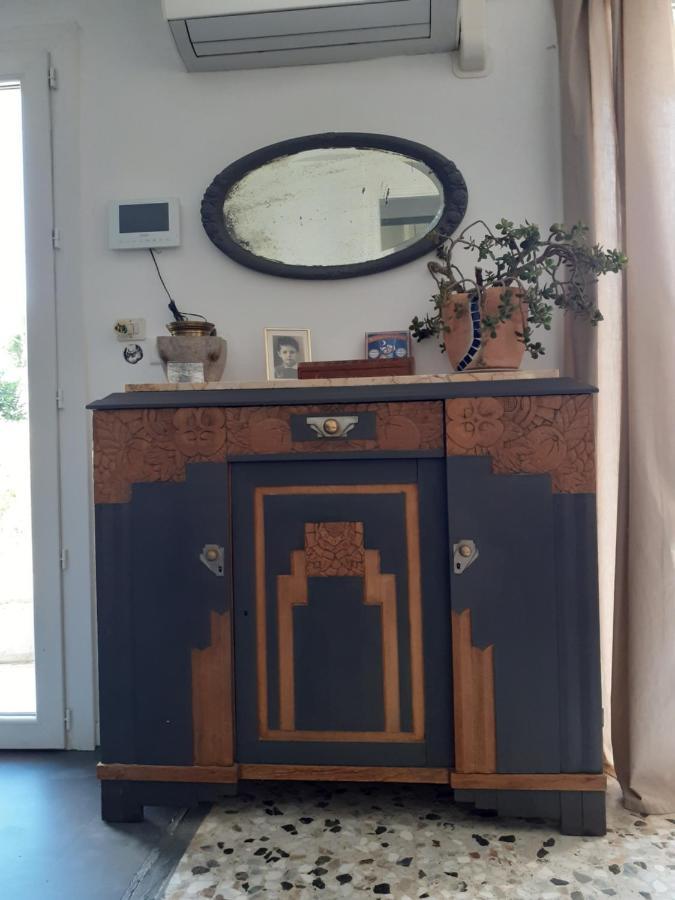 تولون Alfred 'S Home المظهر الخارجي الصورة